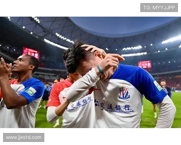 2025赛季中超综述：争冠格局再洗牌 小将崭露头角引领未来发展