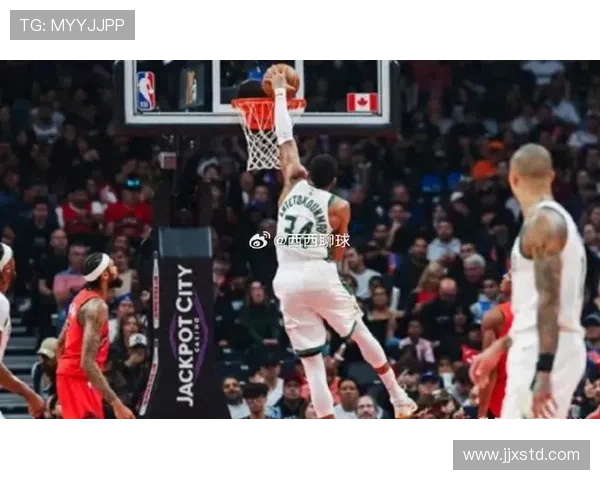 字母哥上半场完美表现6投全中砍下13分7篮板3助攻正负值高达14