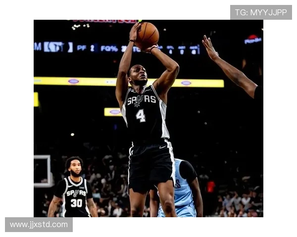 马刺全队六人得分上双福克斯31分哈珀16分展现团队实力